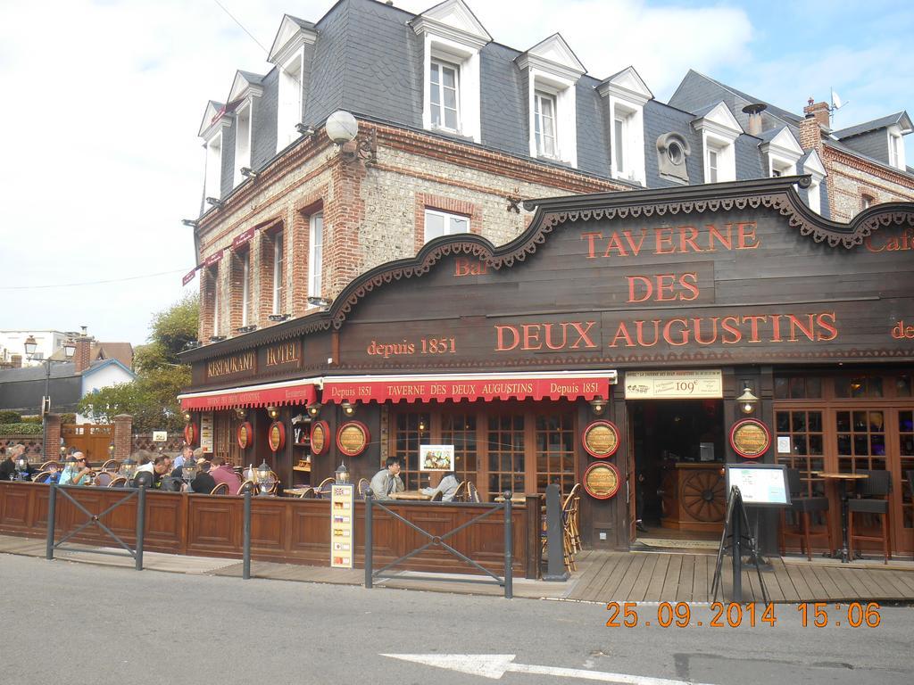 La Taverne Des Deux Augustins Etretat Exterior photo